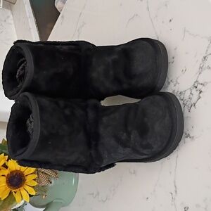 UGG SHORT BOOTS KIDS